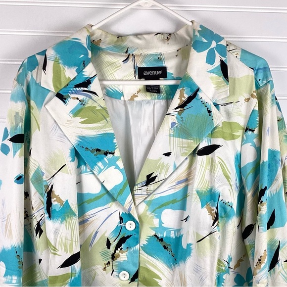 Avenue White & Blue Floral Print Long Sleeve Stretch Jacket (22/24) - Picture 2 of 9